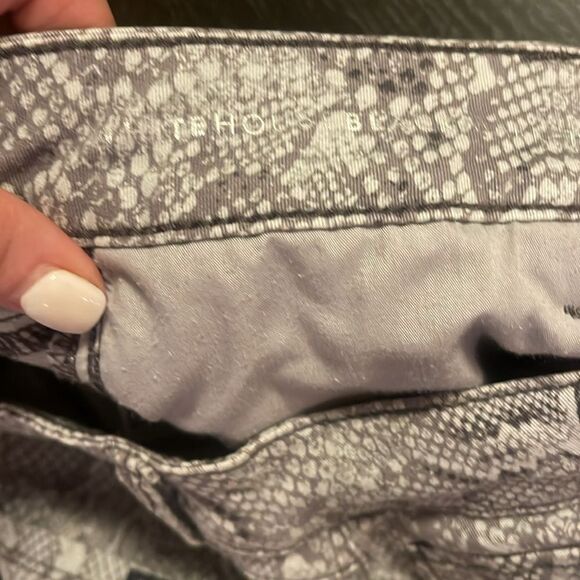 White House black market skinny ankle snakeskin print pants size 2 - Picture 10 of 12